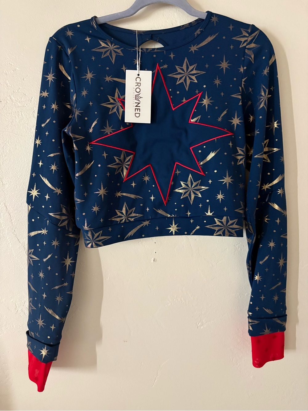 NWT Crowned Athletics Star Captain Marvel Cropped Top Long Sleeve Rundisney L